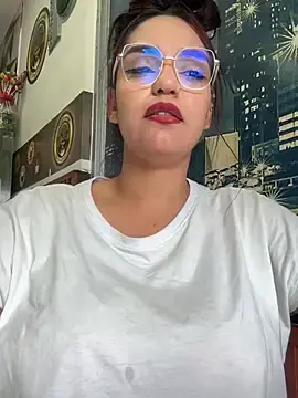 Stripchat Free Live Porn of Sara-77