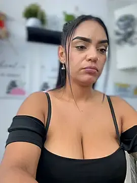 Stripchat Sex Cam of Sara-77