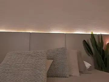 Stripchat Sex Cam of Cami_Shine