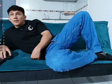 Stripchat Free Porn Cam of jacques_cardiet