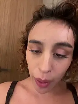 Stripchat Live Sex Cam of Katee_Jones