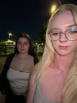 Stripchat Sex Cam of LinaLeana