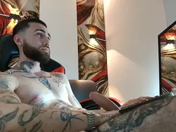 Stripchat Free Porn Cam of Luke_davis01