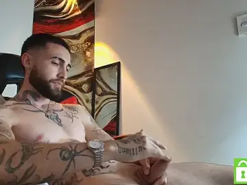 Stripchat Sex Cam of Luke_davis01
