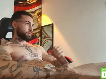 Stripchat Free Porn Cam of Luke_davis01