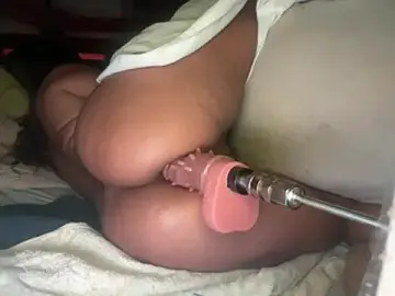 Stripchat Live Sex Cam of ROUSSH