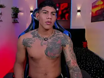 Stripchat Live Sex Cam of Damian_latinxxx