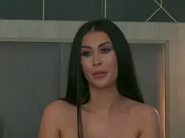 Stripchat Live Sex of EmyLaveau
