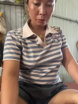 Stripchat Watch Live Sex Cams of Linaannn