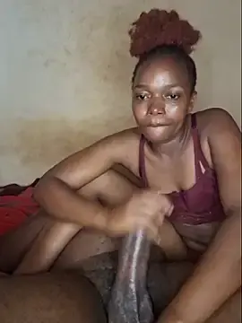 Stripchat Live Sex Cam of Tight_pussy_ke