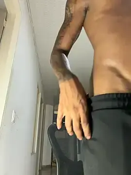Stripchat Free Porn Cam of YeremiBrowm
