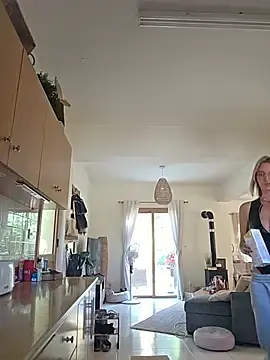 Stripchat Free Porn Cam of MissMialicious
