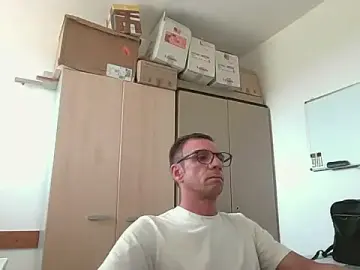 Stripchat Sex Cam of Pierluigi78
