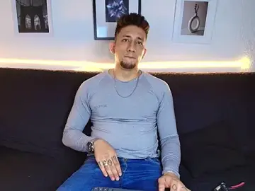 Stripchat Free Porn Cam of Sr_Maykol