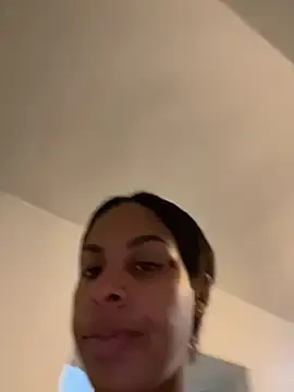 Stripchat Live Sex Cam of julixxx22