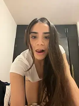 Stripchat Sex Cam of Ariovalle