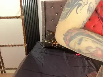 Stripchat Live Porn of Scarbadgirl_