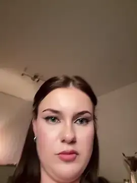 Stripchat Live Sex Cam of MaribelRiver