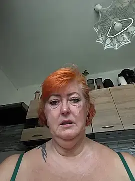 Stripchat Free Live Porn of MissSilken