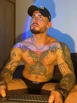 Stripchat Live Sex Cam of DimitriSullivan_