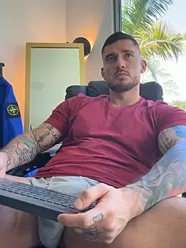 Stripchat Sex Cam of DimitriSullivan_