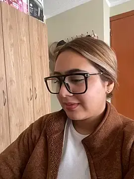 Stripchat Nude Webcam of Miabonnett_