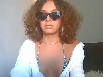 Stripchat Adult Video Chat of 4petitosa_