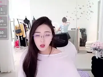 Stripchat Live Sex Cam of yangyang-777
