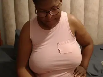 Stripchat Sex Chat of CandyYumsAerolaX