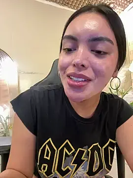 Stripchat Sex Cam of TS-SimplyTheBest