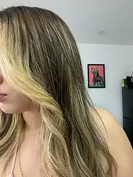 Stripchat Nude Webcam of Cloee_Rainbow1