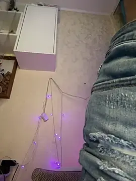 Stripchat Nude Webcam of LaraHollywood