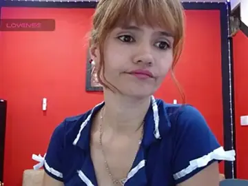 Stripchat Live Sex Cam of miss_tinnymafe