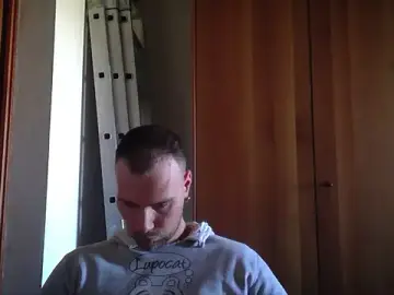 Stripchat Free Porn Cam of mrlyuis