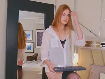 Stripchat Free Porn Cam of EmiliCarter