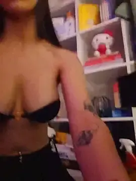 Stripchat Free Live Porn of LilyOrion