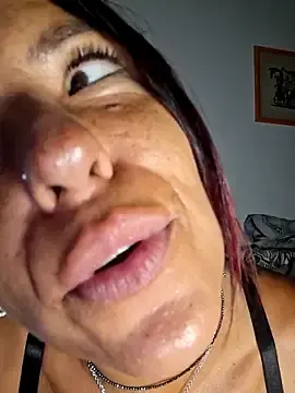 Stripchat Nude Webcam of allyson22andy