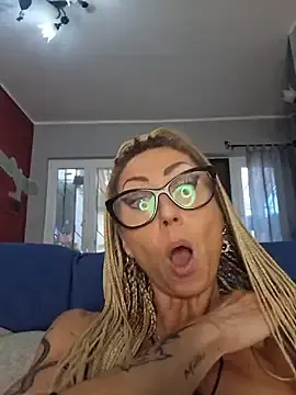 Stripchat Best Webcam of harleyejoker1