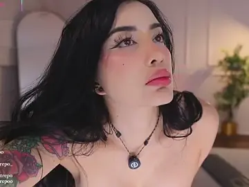 Stripchat Live Sex Cam of CATALINA_RESTREPO