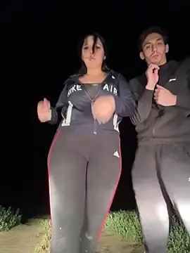 Stripchat Watch Live Sex Cams of hotamanda01