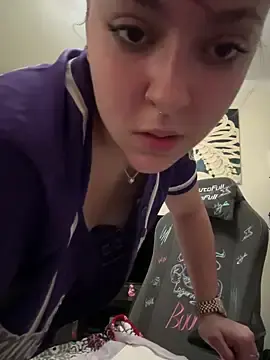 Stripchat Live Sex Cam of Mamachulita