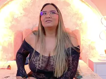 Stripchat Live Sex Cam of MiaLaurents