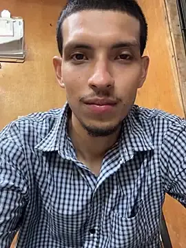 Stripchat Adult Webcam of Guillermo618