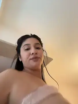 Stripchat Live Sex Cam of IrisBlues