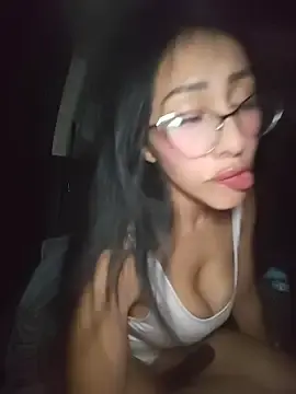 Stripchat Live Porn of Isabellitasexi38