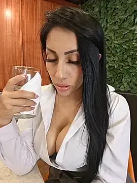 Stripchat Live Porn of Isabellitasexi38