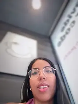 Stripchat Watch Live Sex Cams of SheenaBrooke