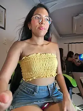 Stripchat Sex Cam of SheenaBrooke