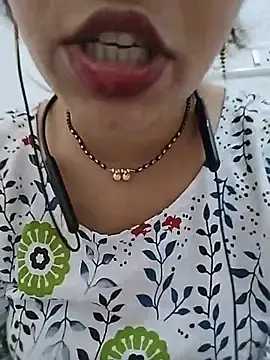 Stripchat Live Sex of KAJALBHABHI_
