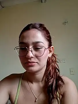 Stripchat Adult Webcam of Ary-18